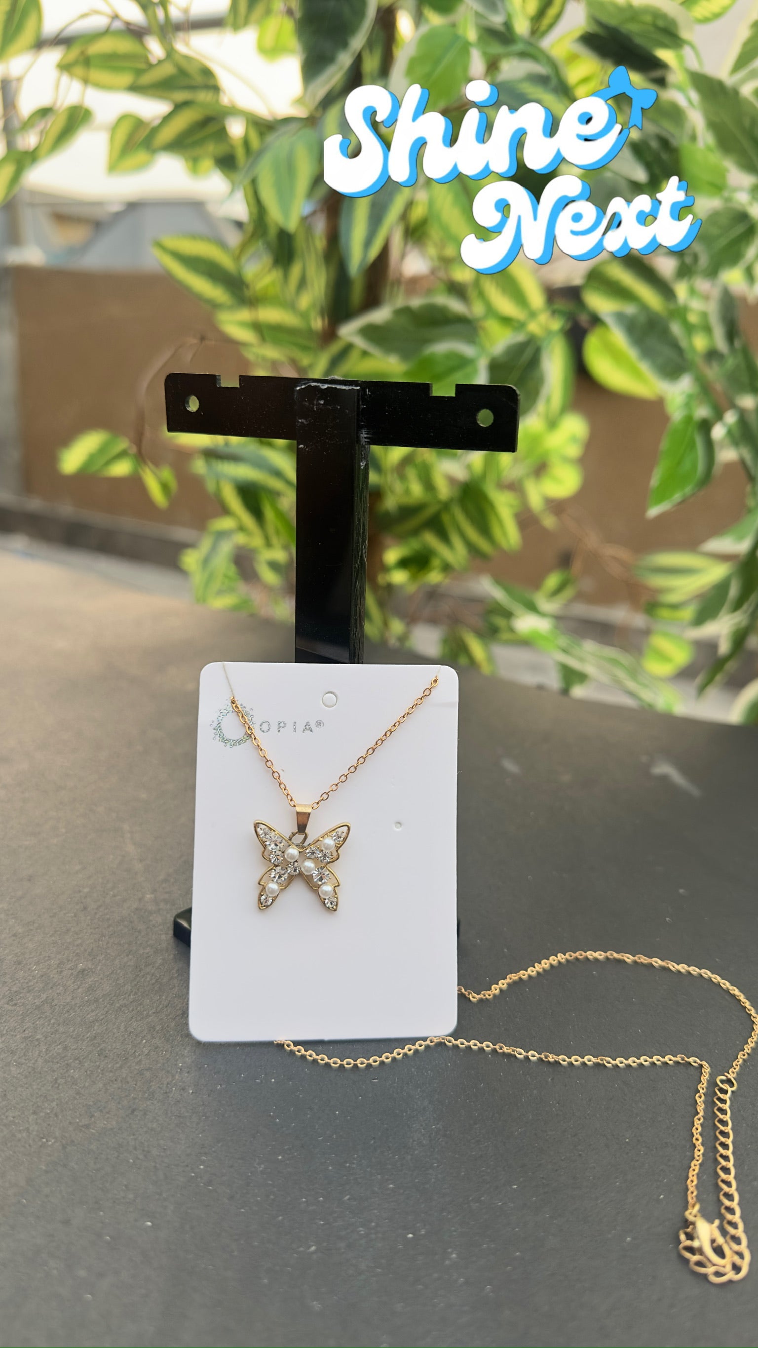 Premium Chain Card – Elegant, Durable, and Easy to Carry