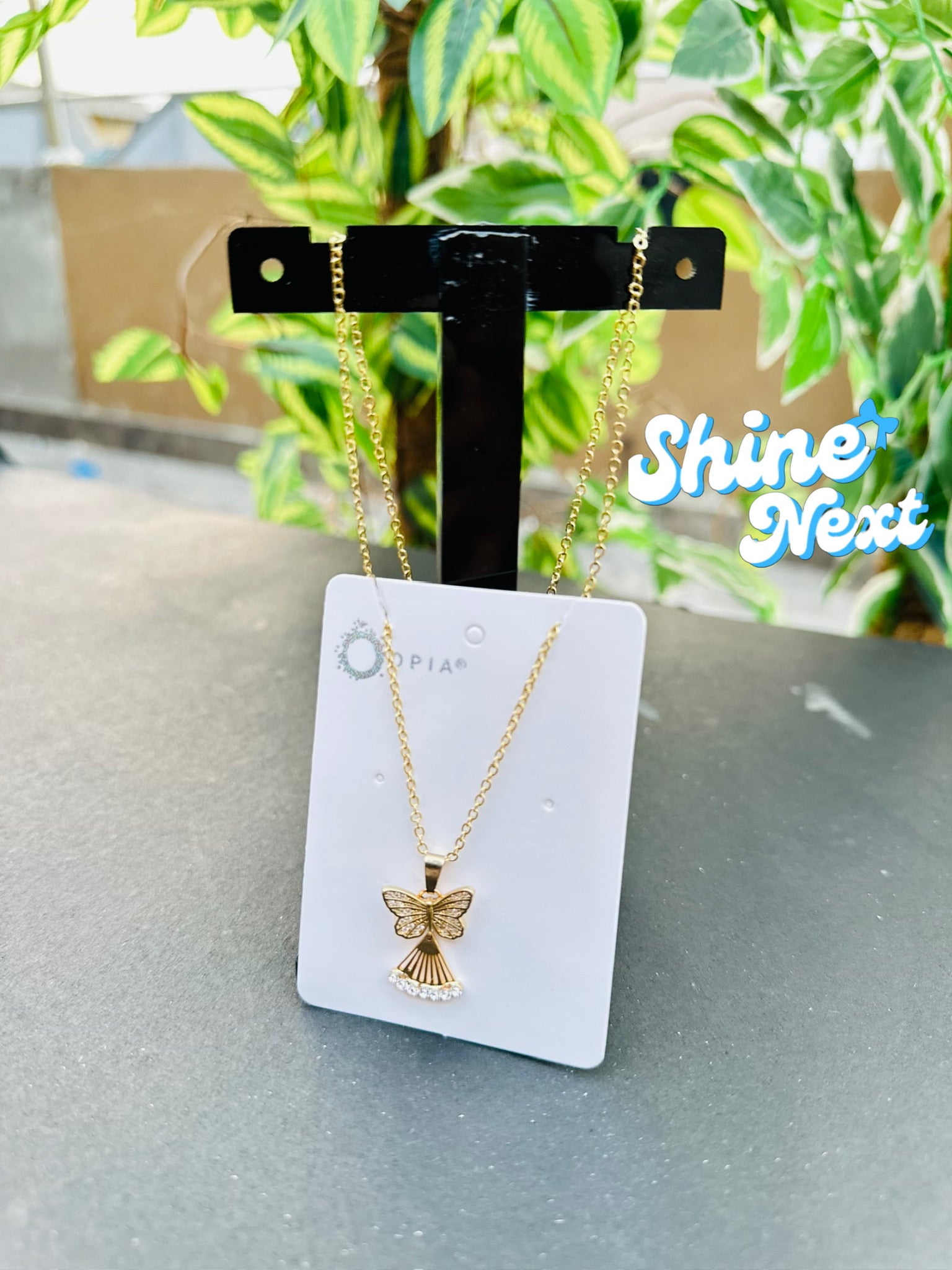 Elegant Chain Card – Stylish, Durable, and Easy to Carry